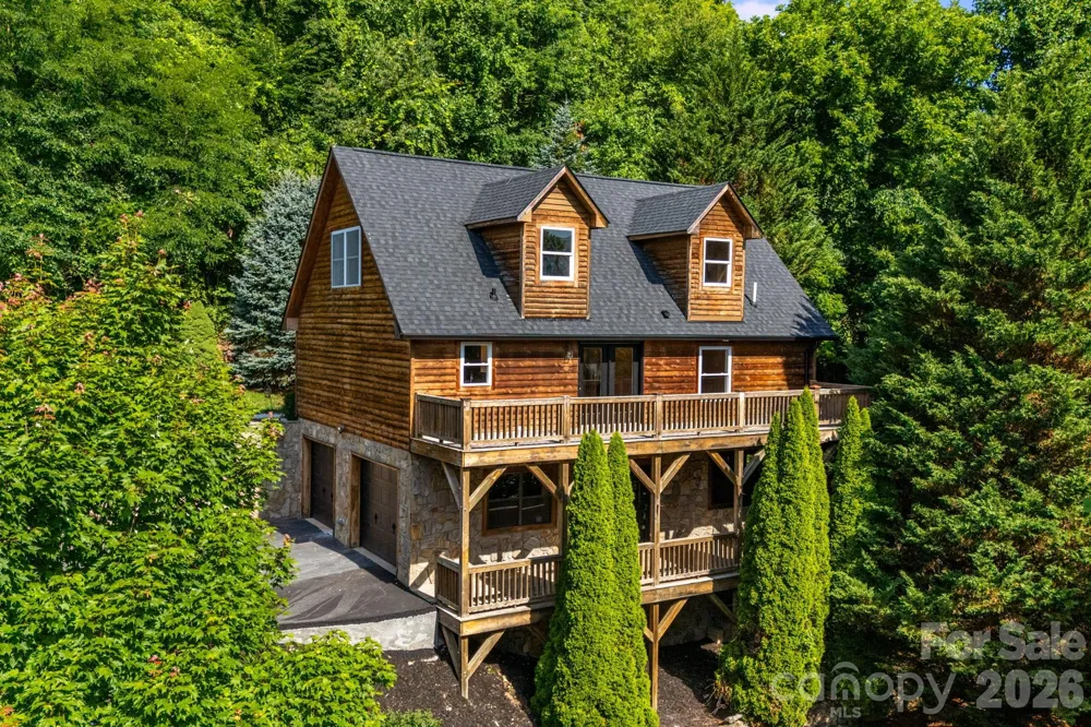 88 Mayflower Court Waynesville, NC 28785