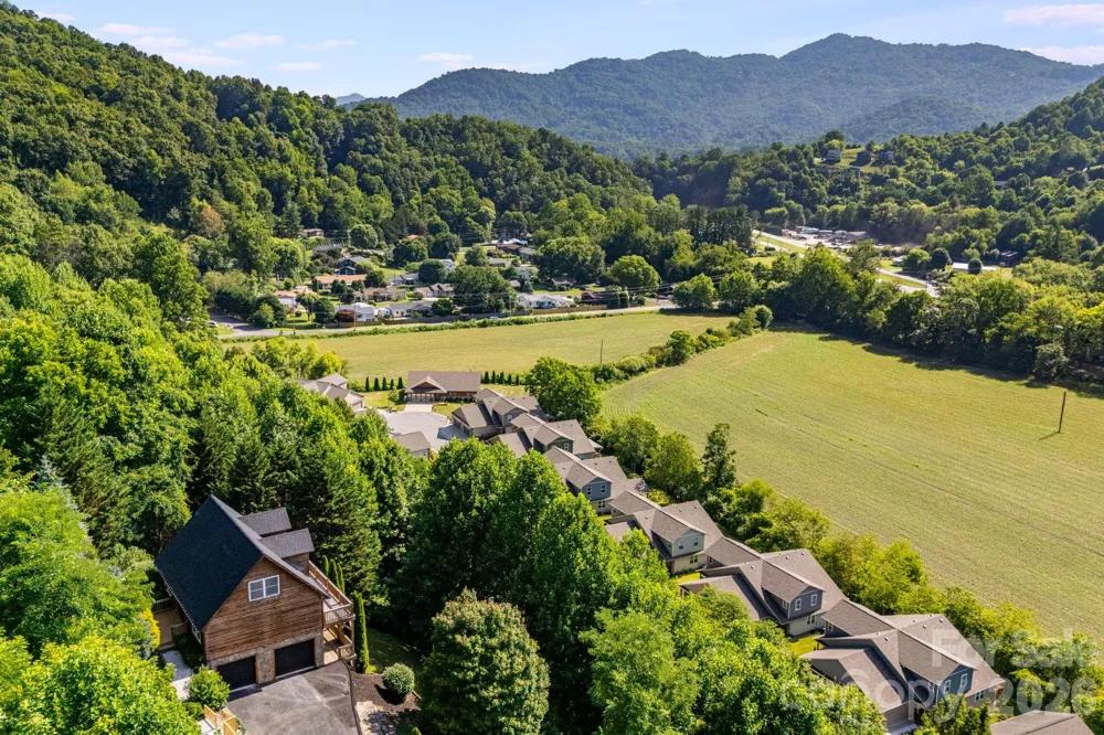 88 Mayflower Court Waynesville, NC 28785