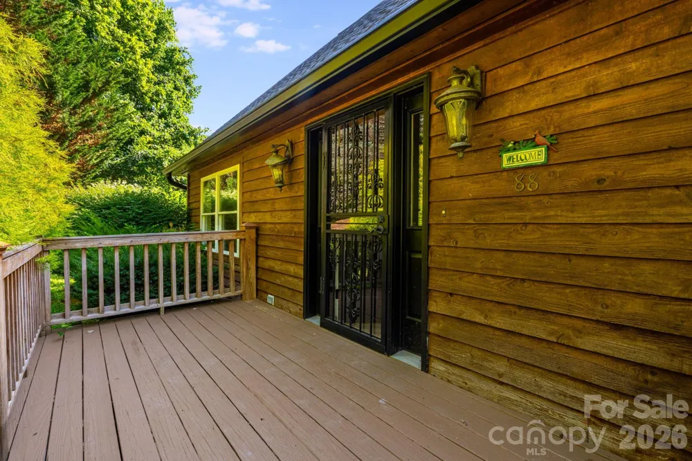 88 Mayflower Court Waynesville, NC 28785