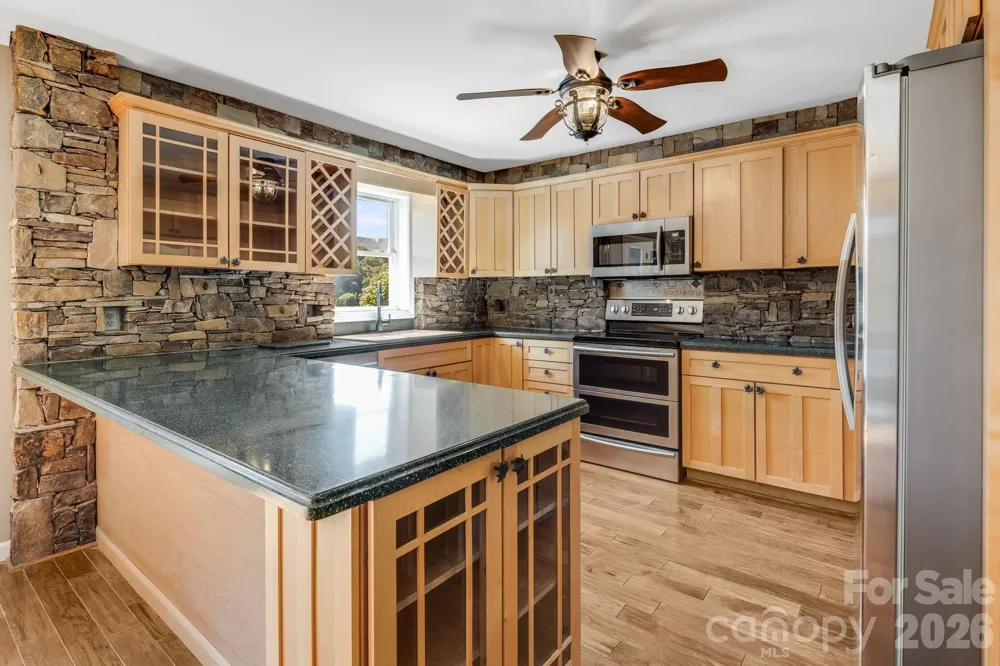 88 Mayflower Court Waynesville, NC 28785