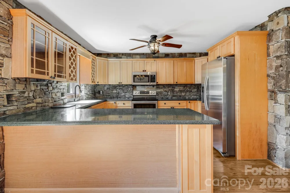 88 Mayflower Court Waynesville, NC 28785