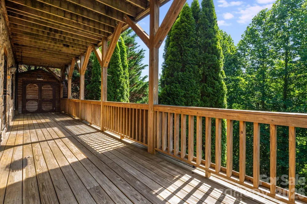 88 Mayflower Court Waynesville, NC 28785