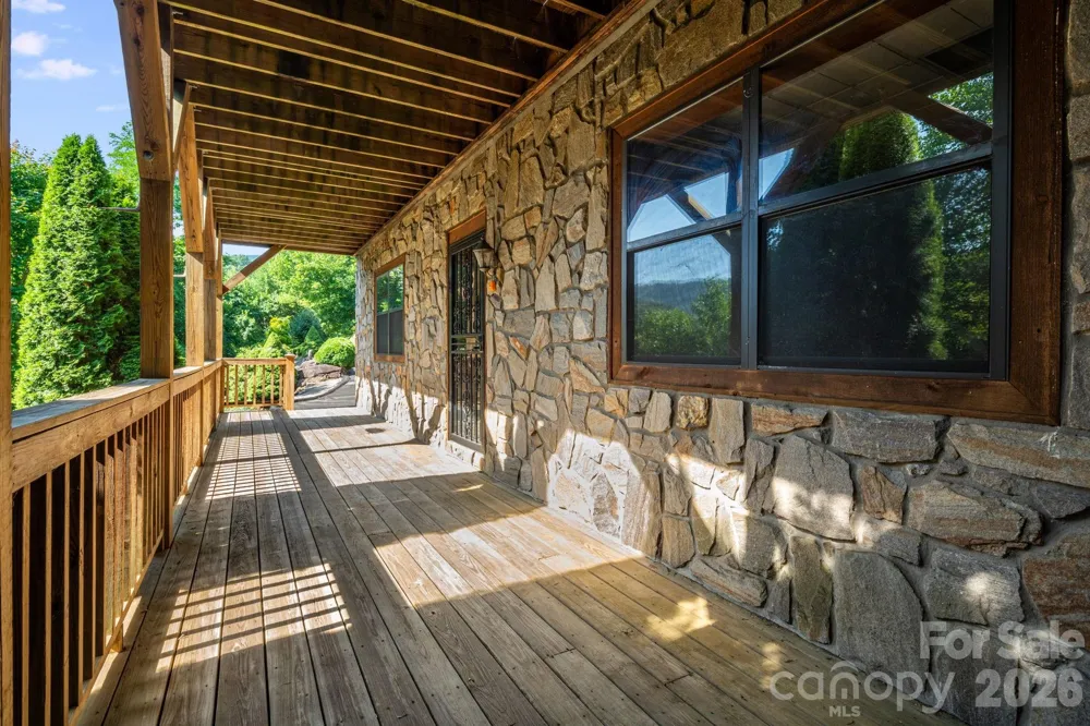 88 Mayflower Court Waynesville, NC 28785