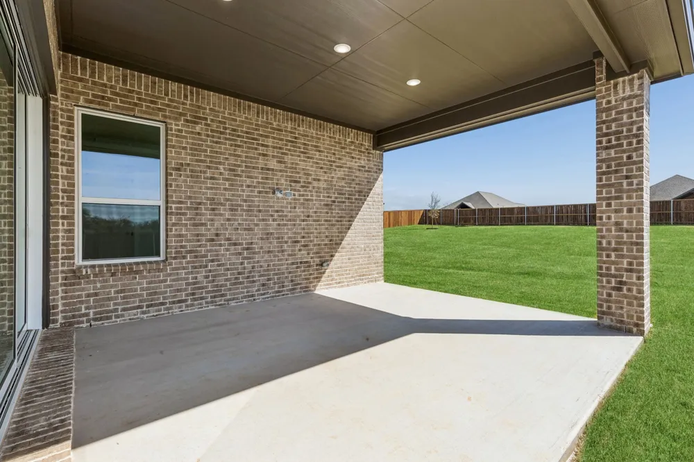208 Bristol Lane Azle, TX 76020