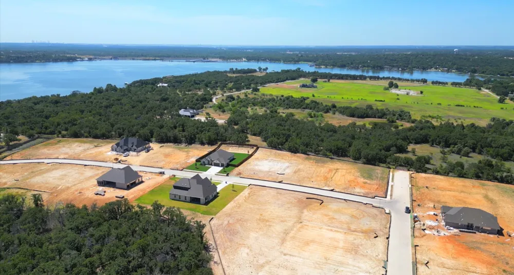 208 Bristol Lane Azle, TX 76020