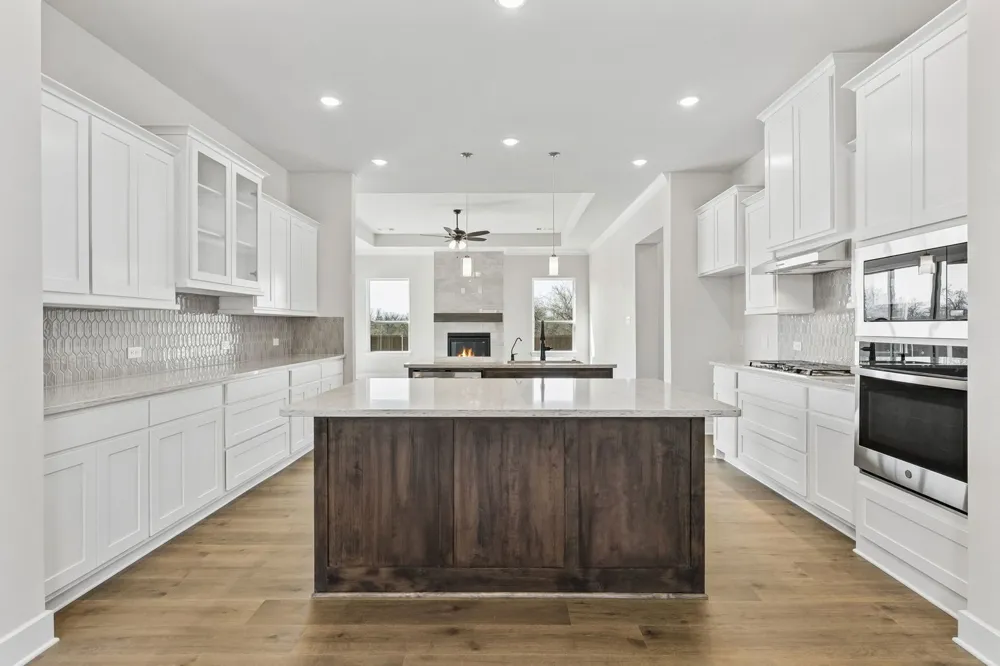 208 Bristol Lane Azle, TX 76020