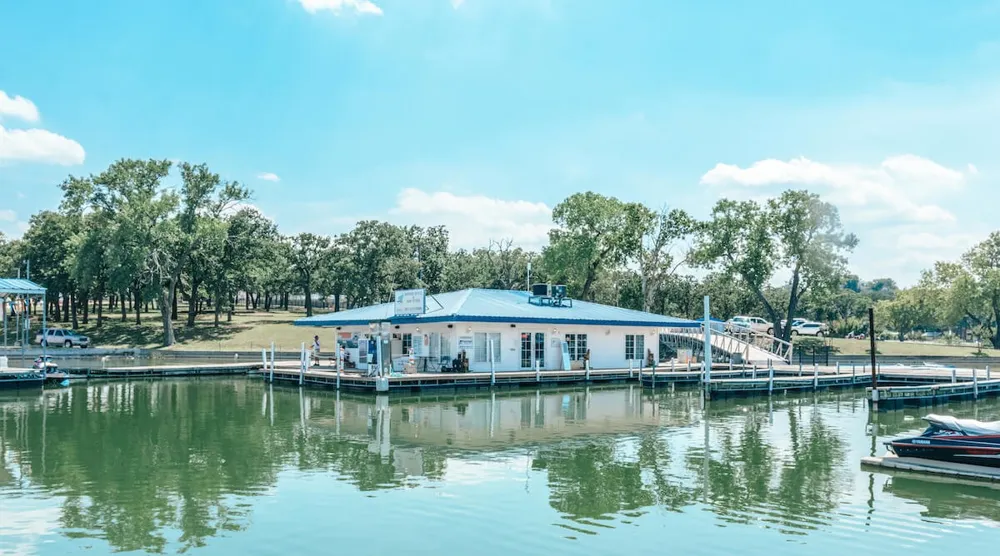 208 Bristol Lane Azle, TX 76020