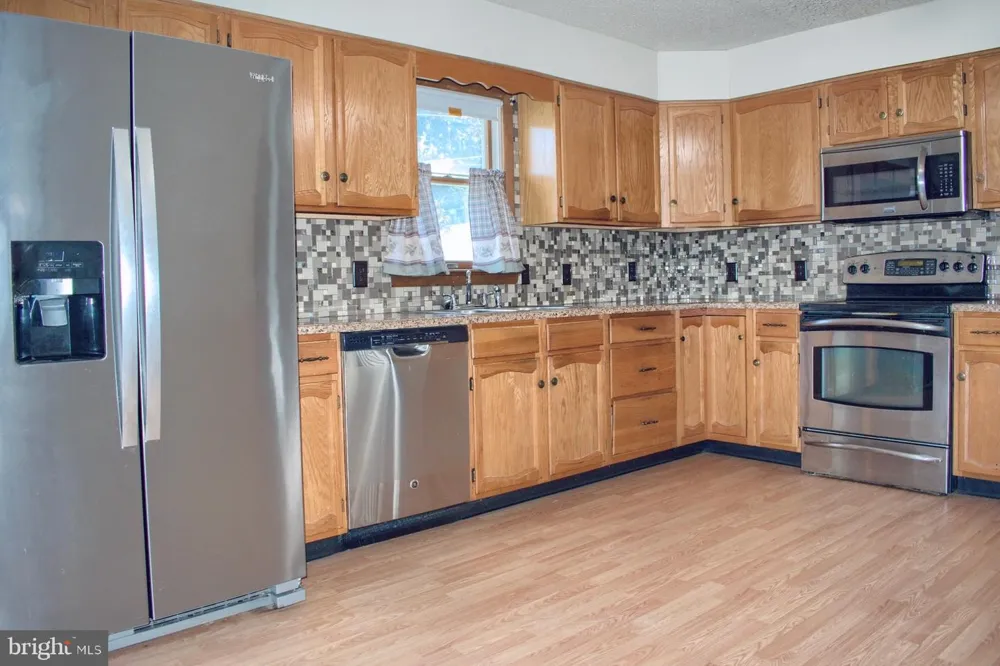418 W 5TH STREET Mount Carmel, PA 17851