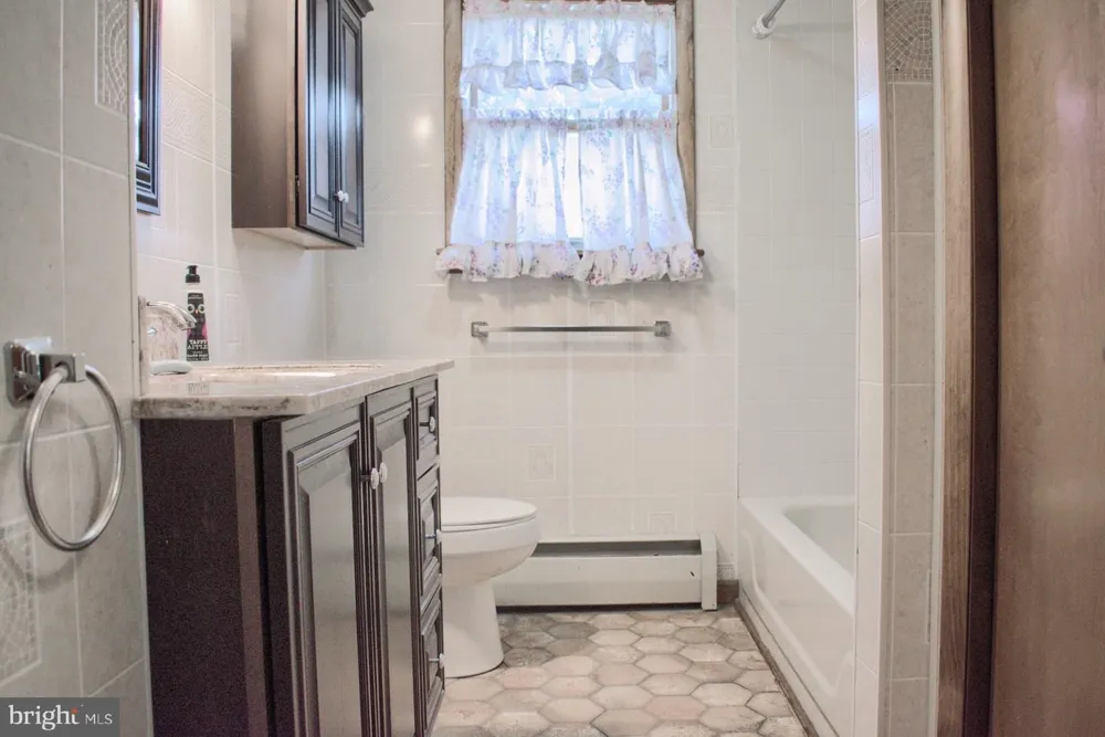 418 W 5TH STREET Mount Carmel, PA 17851