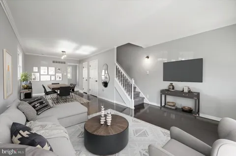 725 MT VERNON AVENUE