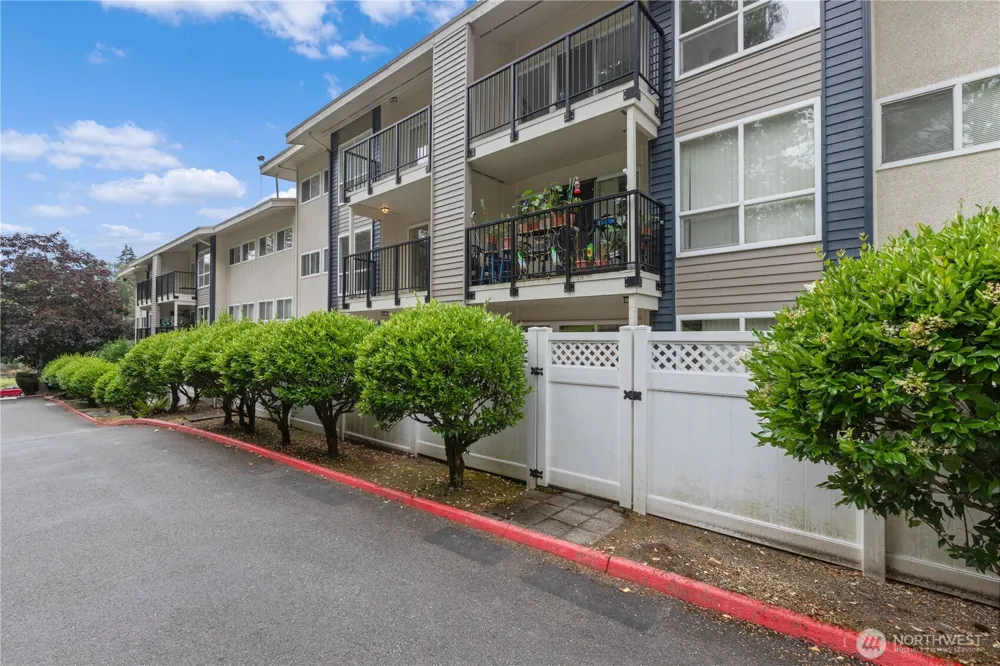 12631 NE 9th Place #C103 Bellevue, WA 98005