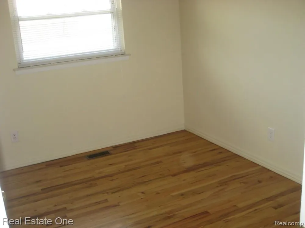 25563 Baker Taylor City, MI 48180