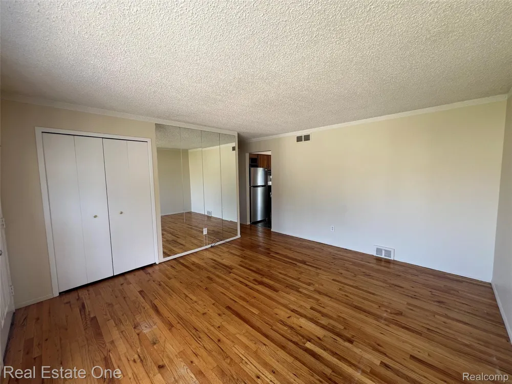 25563 Baker Taylor City, MI 48180