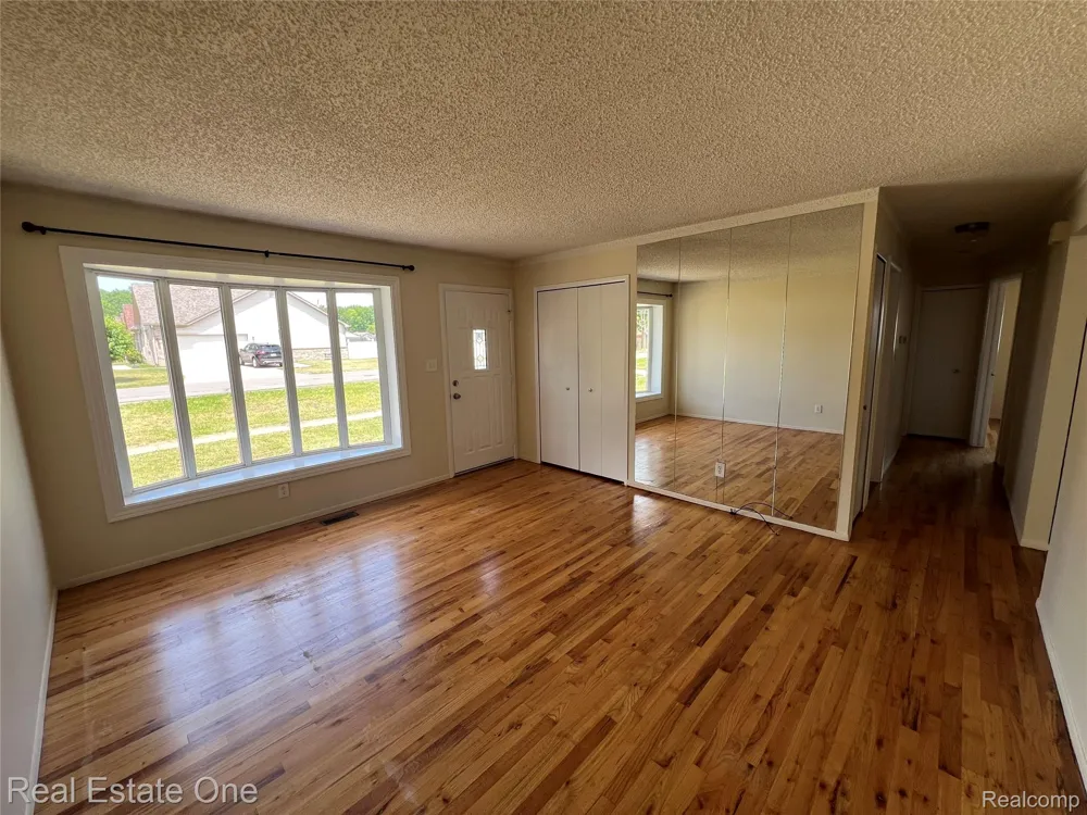 25563 Baker Taylor City, MI 48180