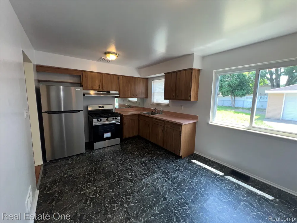 25563 Baker Taylor City, MI 48180