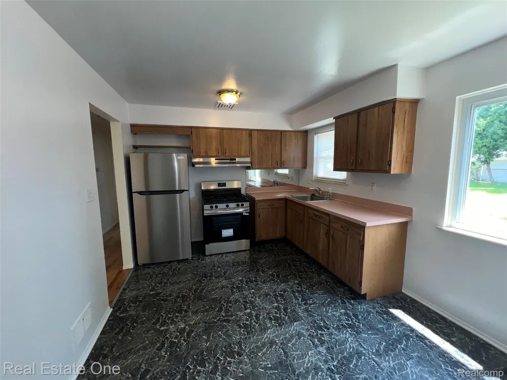 25563 Baker Taylor City, MI 48180
