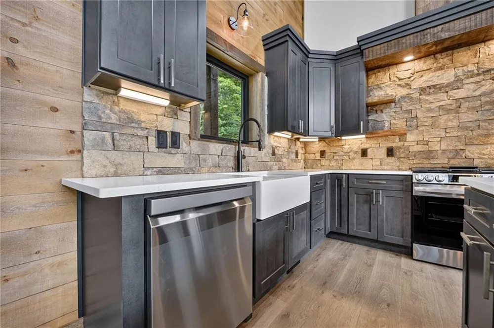 25 Boundless Trail Morganton, GA 30560