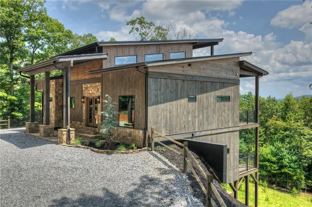25 Boundless Trail Morganton, GA 30560