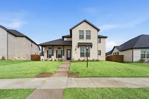 1717 Blossom Trail