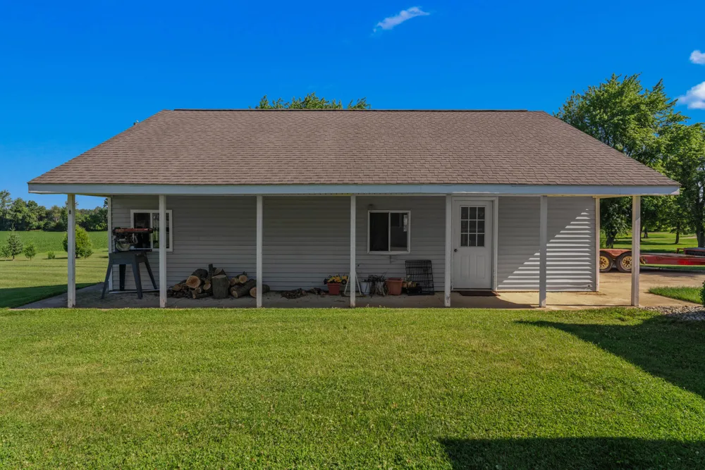 5160 Barker Road Jonesville, MI 49250