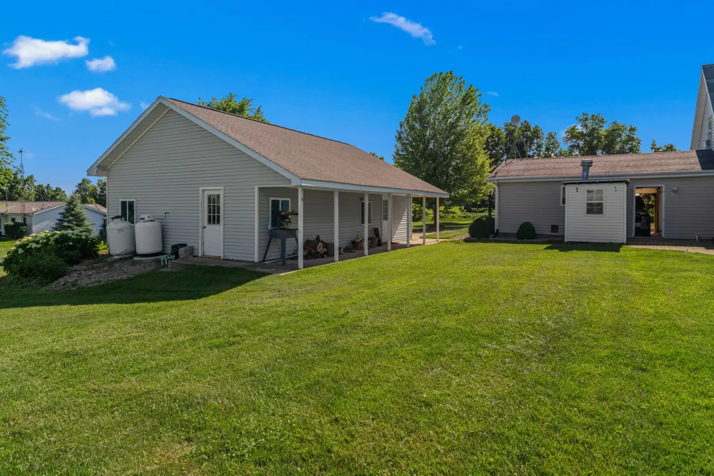 5160 Barker Road Jonesville, MI 49250