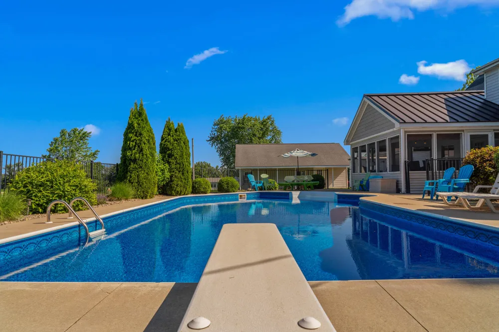 5160 Barker Road Jonesville, MI 49250