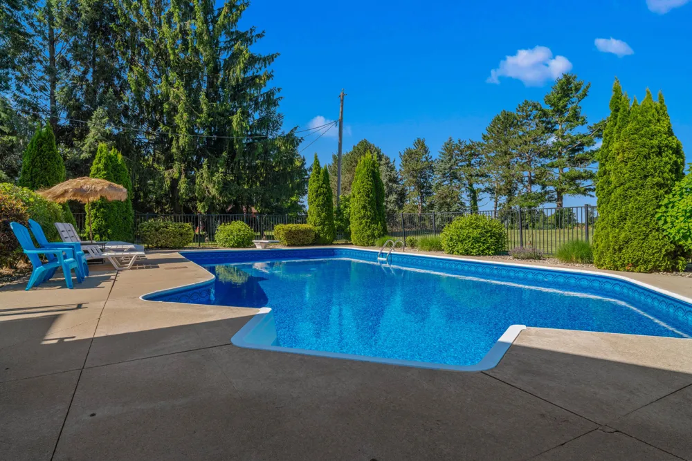 5160 Barker Road Jonesville, MI 49250