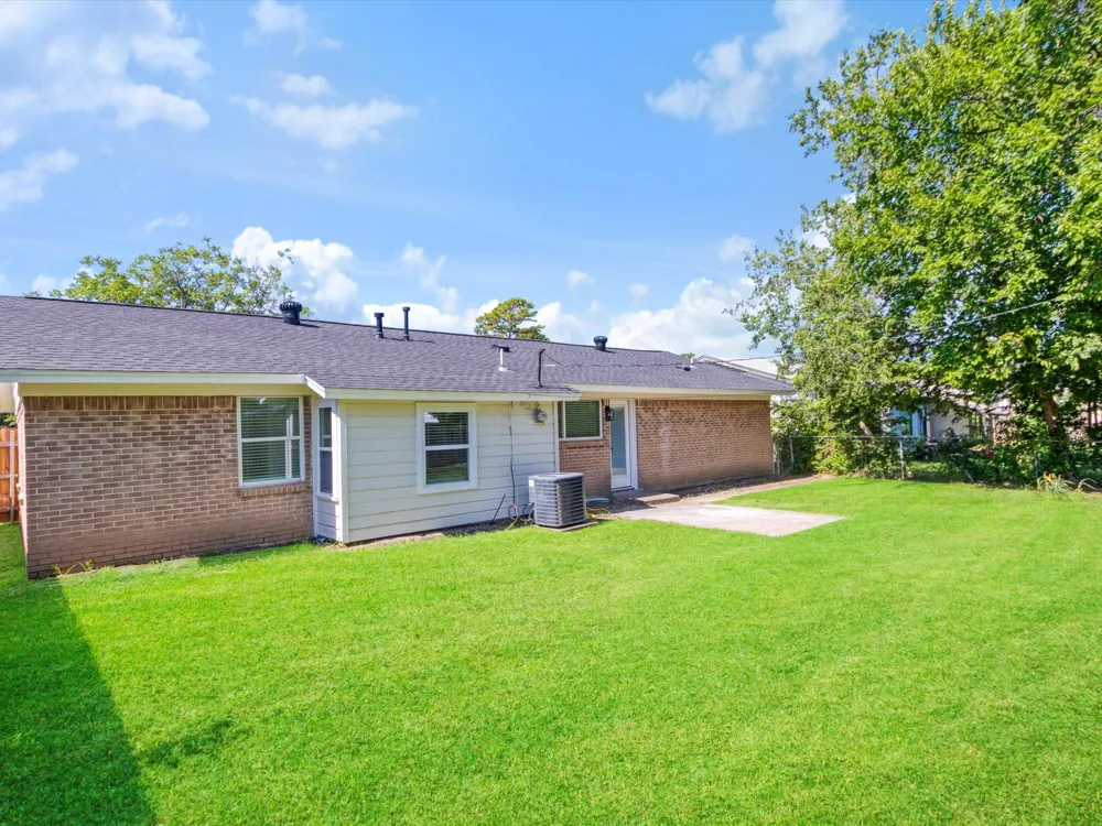 1213 Fairmont Street Irving, TX 75062