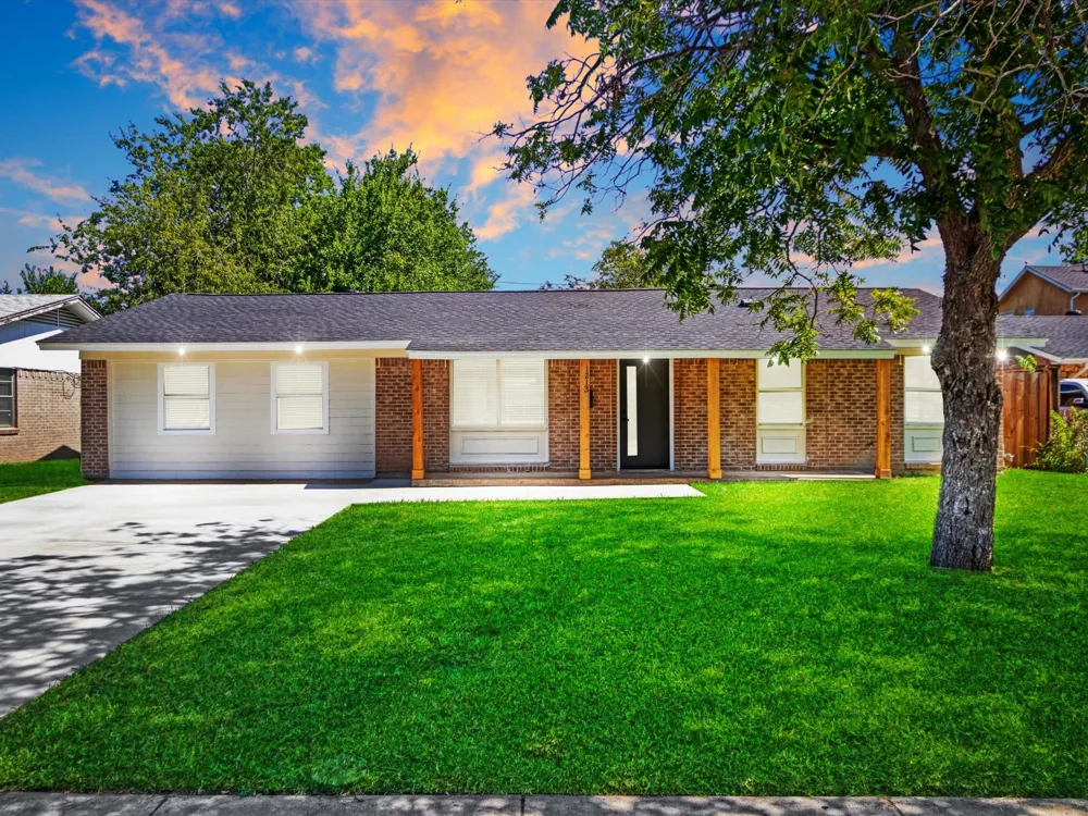 1213 Fairmont Street Irving, TX 75062
