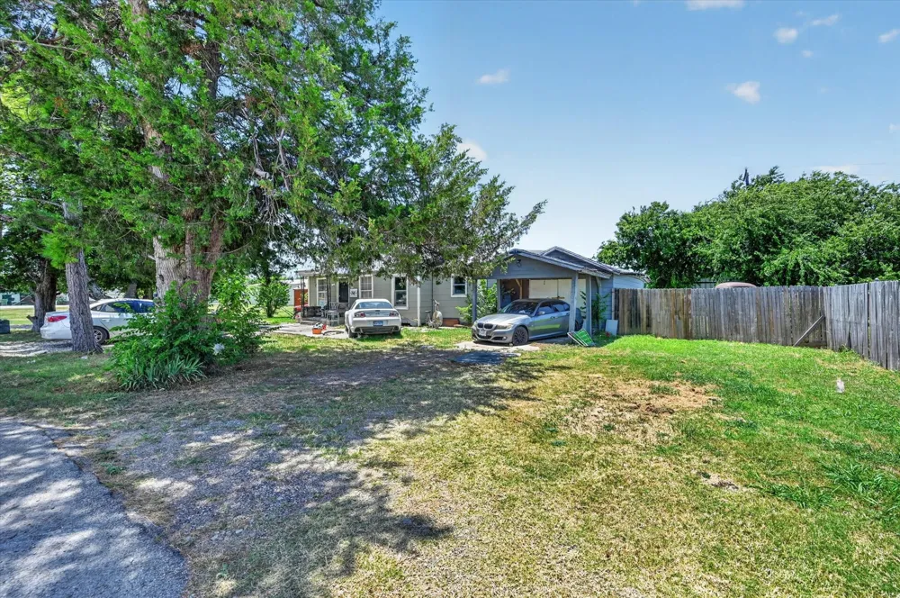8006 Renee Drive Arlington, TX 76001