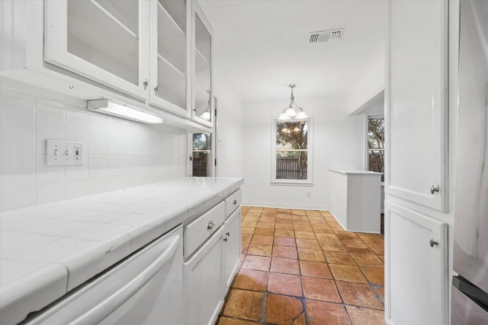 1931 Bissonnet Street Houston, TX 77005