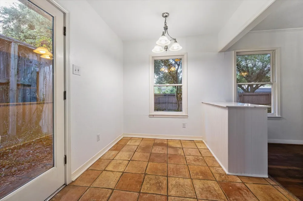 1931 Bissonnet Street Houston, TX 77005