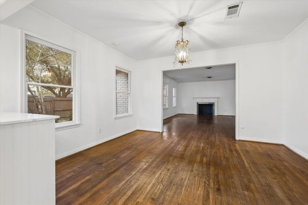 1931 Bissonnet Street Houston, TX 77005