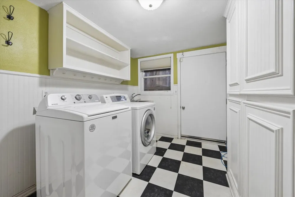 1931 Bissonnet Street Houston, TX 77005