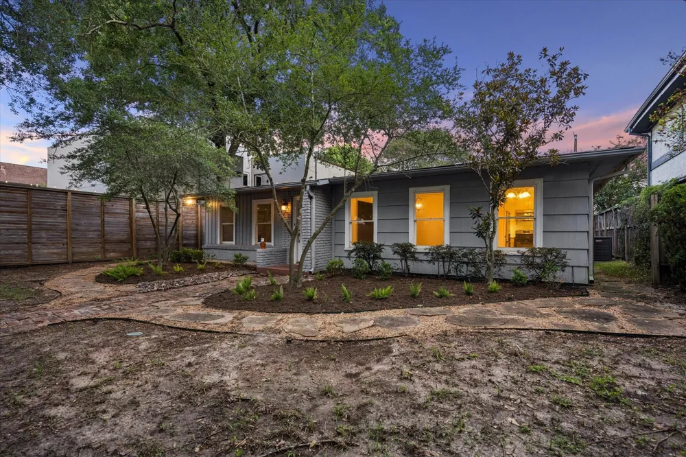 1931 Bissonnet Street Houston, TX 77005