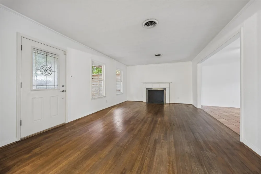 1931 Bissonnet Street Houston, TX 77005