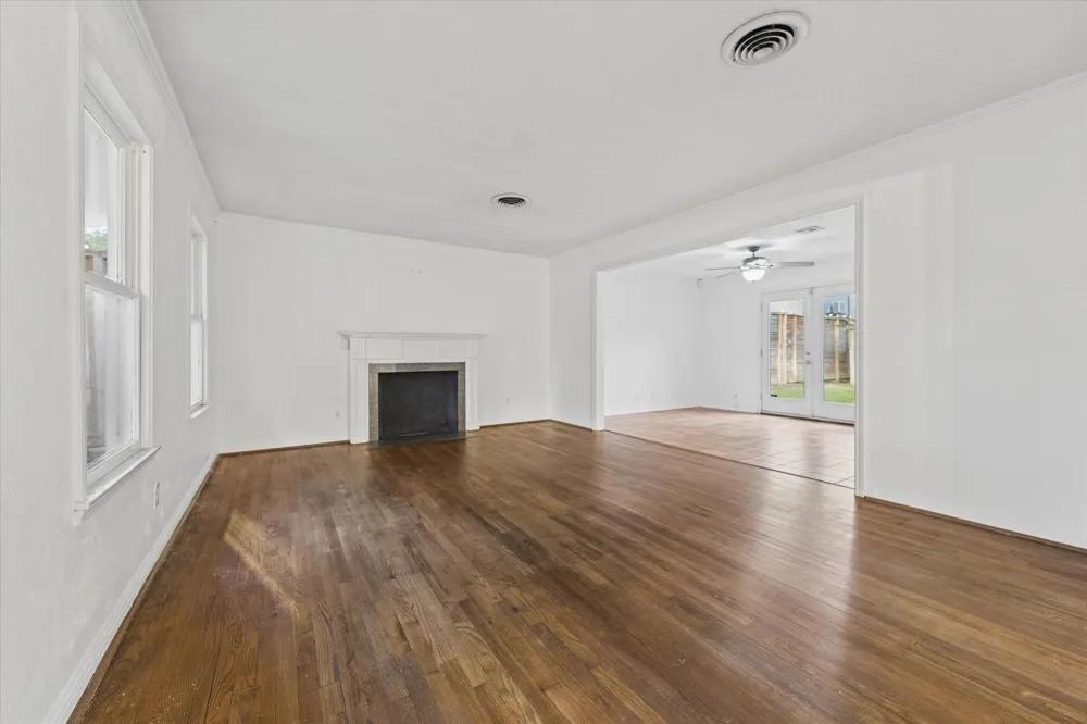 1931 Bissonnet Street Houston, TX 77005