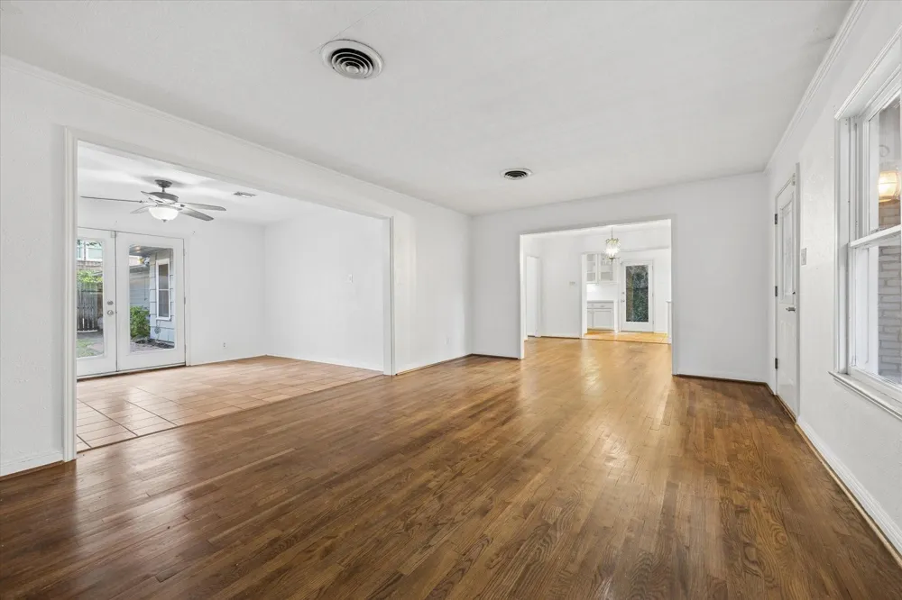 1931 Bissonnet Street Houston, TX 77005