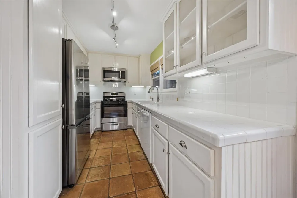 1931 Bissonnet Street Houston, TX 77005