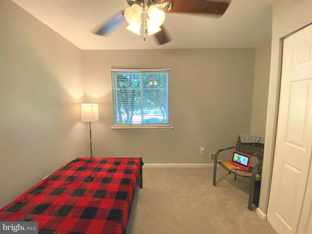 1002 CHARLTON PLACE Herndon, VA 20170