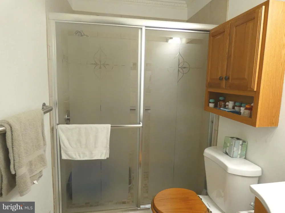 1002 CHARLTON PLACE Herndon, VA 20170