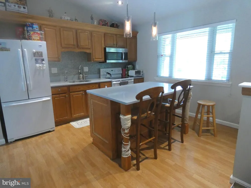 1002 CHARLTON PLACE Herndon, VA 20170