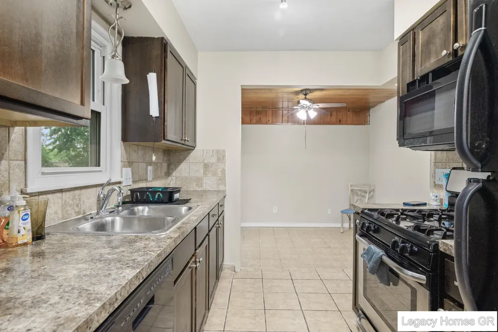 4250 Illinois Avenue SW Wyoming City, MI 49509