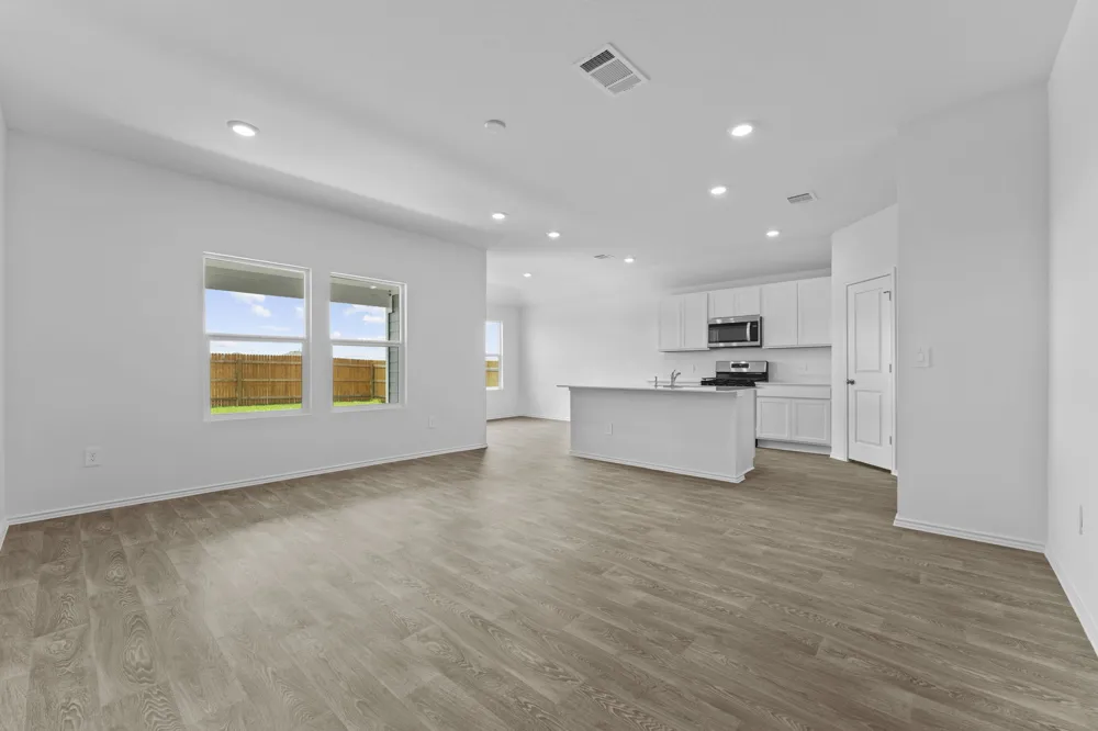 12117 Horseshoe Field Bend Mustang Ridge, TX 78610