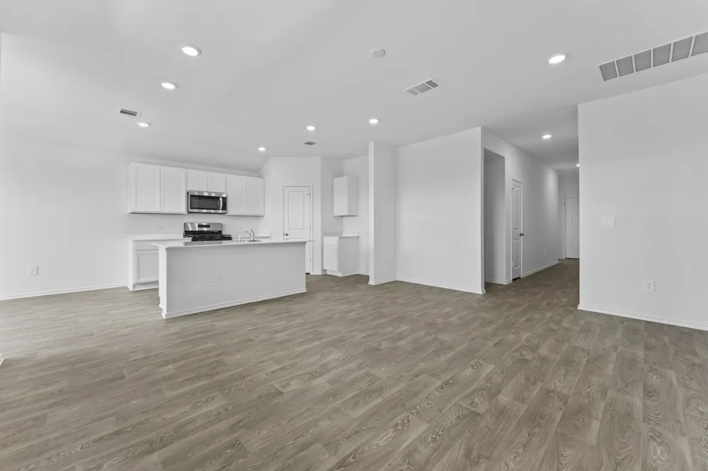 12117 Horseshoe Field Bend Mustang Ridge, TX 78610