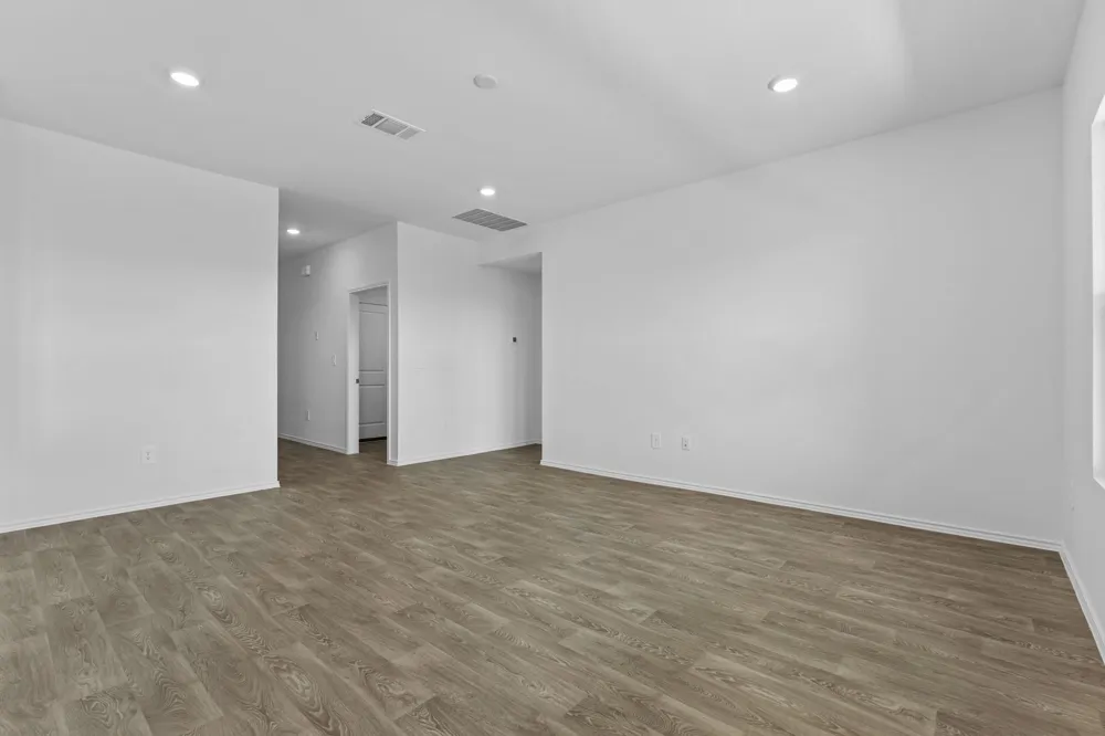 12117 Horseshoe Field Bend Mustang Ridge, TX 78610