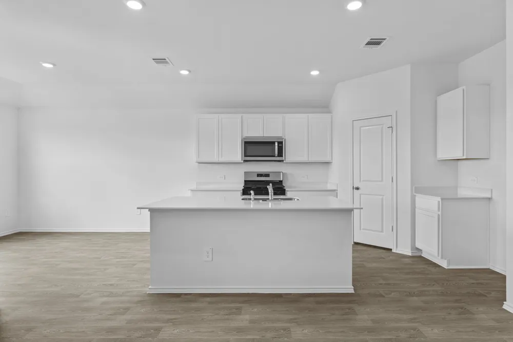 12117 Horseshoe Field Bend Mustang Ridge, TX 78610