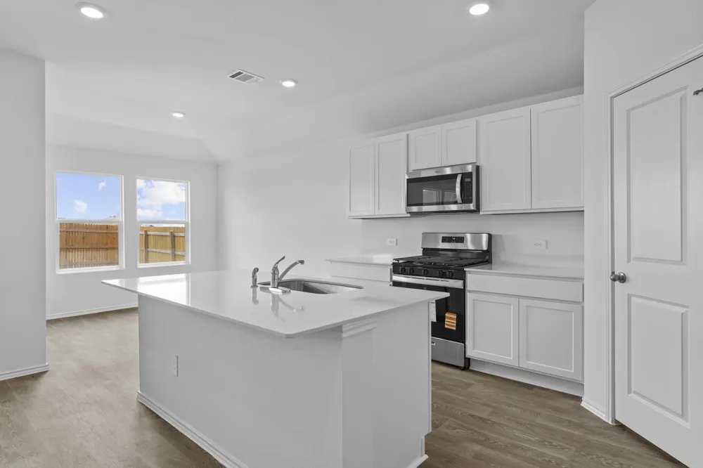 12117 Horseshoe Field Bend Mustang Ridge, TX 78610