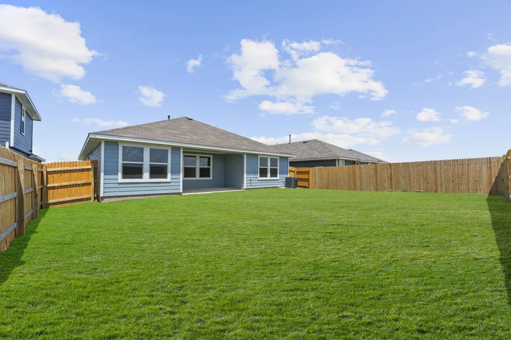 12117 Horseshoe Field Bend Mustang Ridge, TX 78610