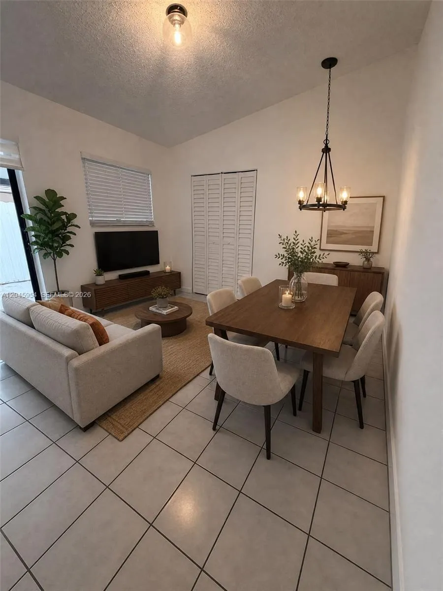10364 NW 128th Ter Hialeah Gardens, FL 33018